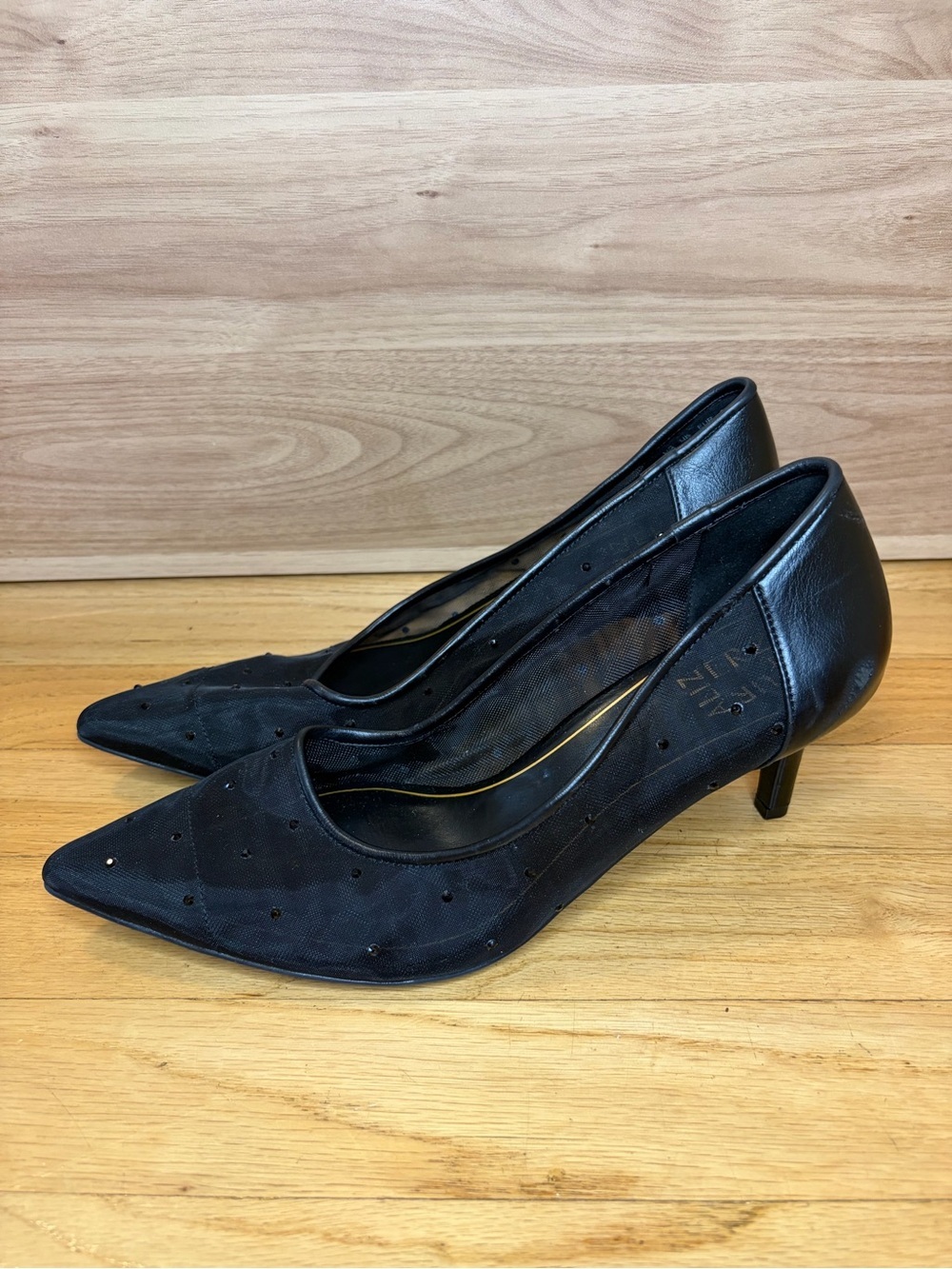 Naturalizer Everly Black Pointed Toe Mesh Rhinestone Pumps - Size 9